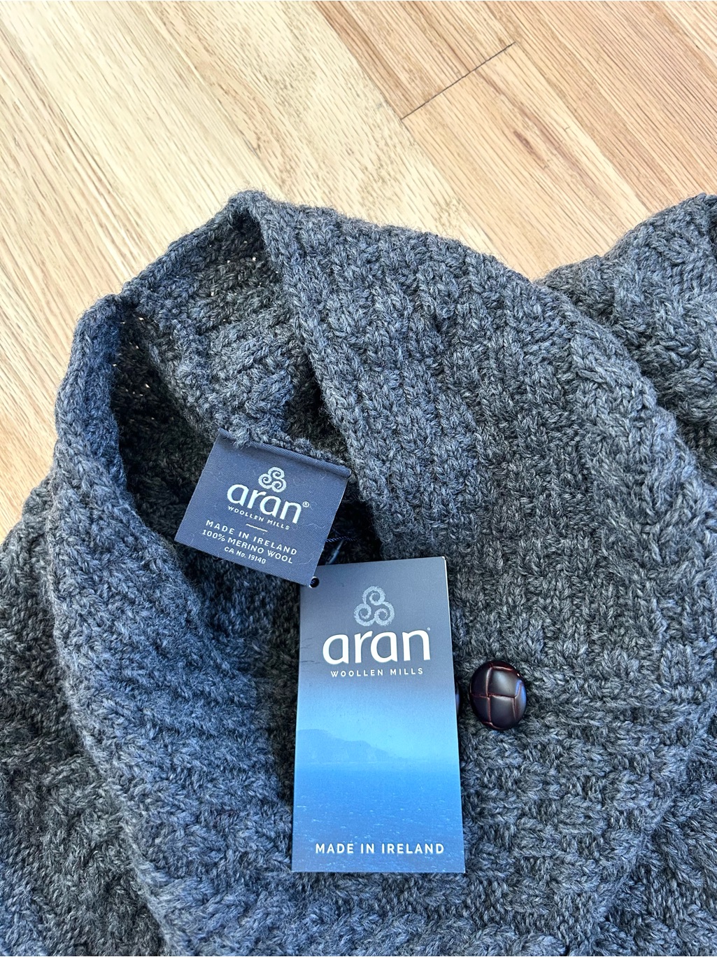 Aran Merino Wool Cable Knit Poncho Charcoal Gray Made In Ireland O/S — image 3 of 8